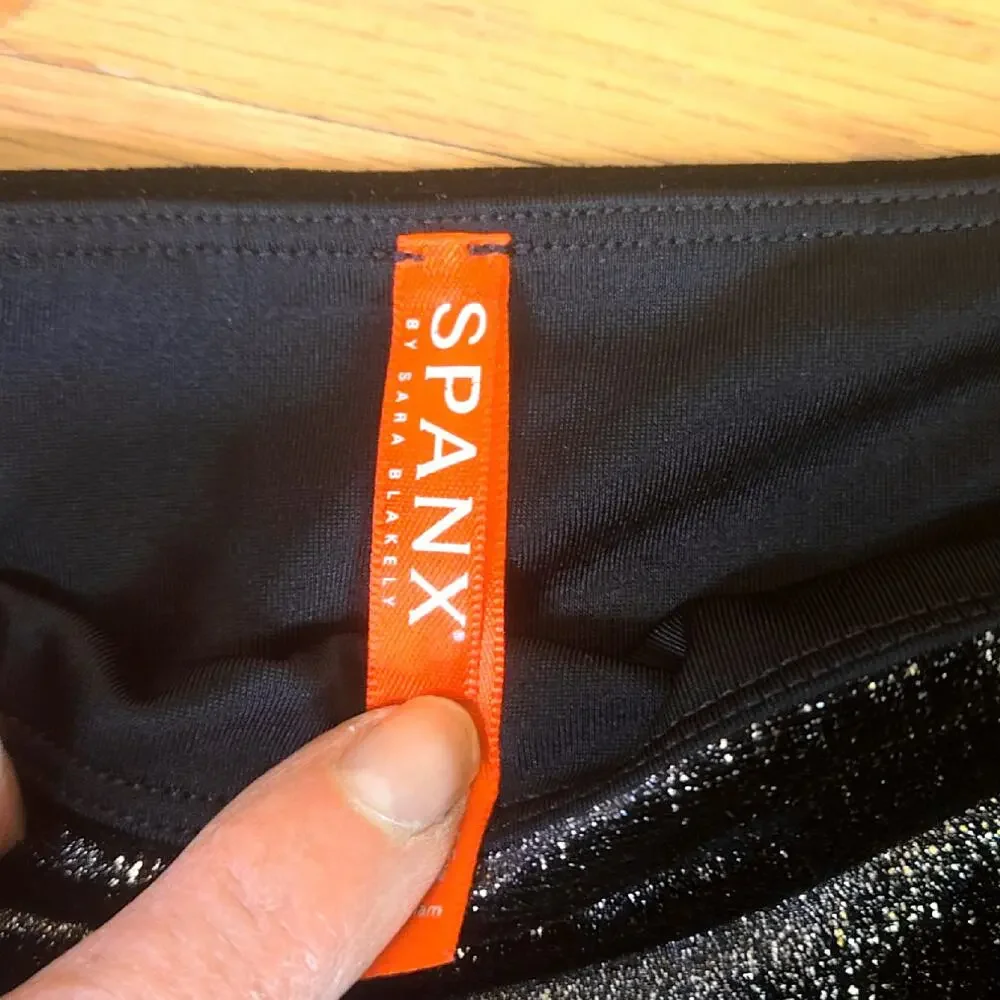 Spanx Velvet Shine Leggings Black/Gold size LG